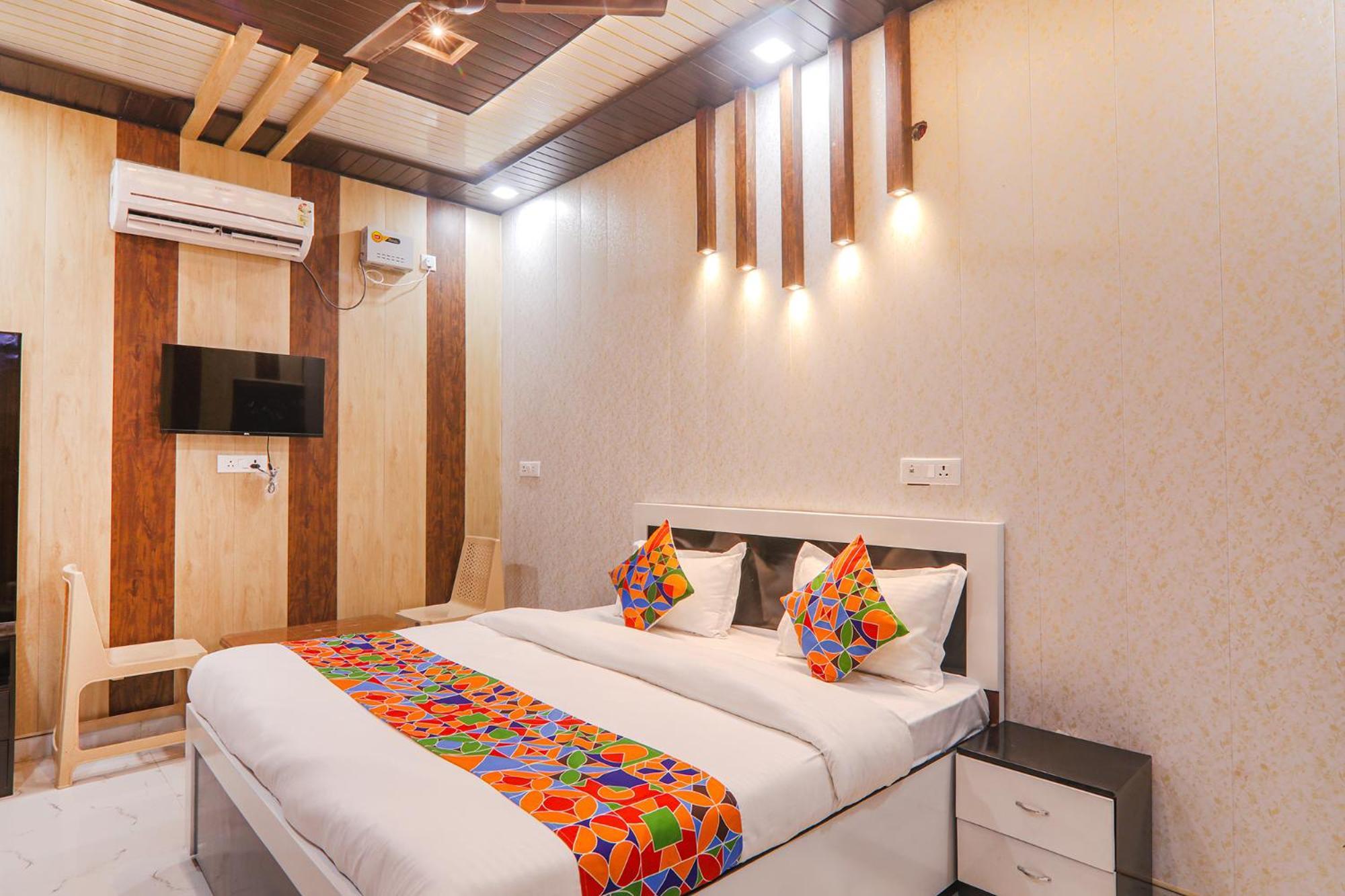 Fabhotel Uma Yugul Ayodhya Buitenkant foto