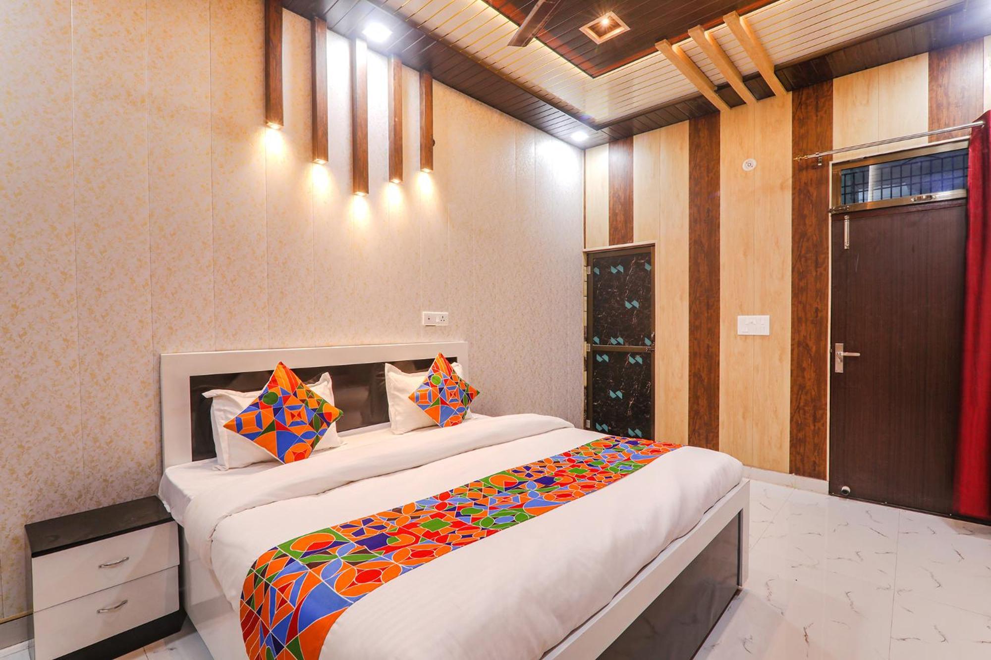 Fabhotel Uma Yugul Ayodhya Buitenkant foto