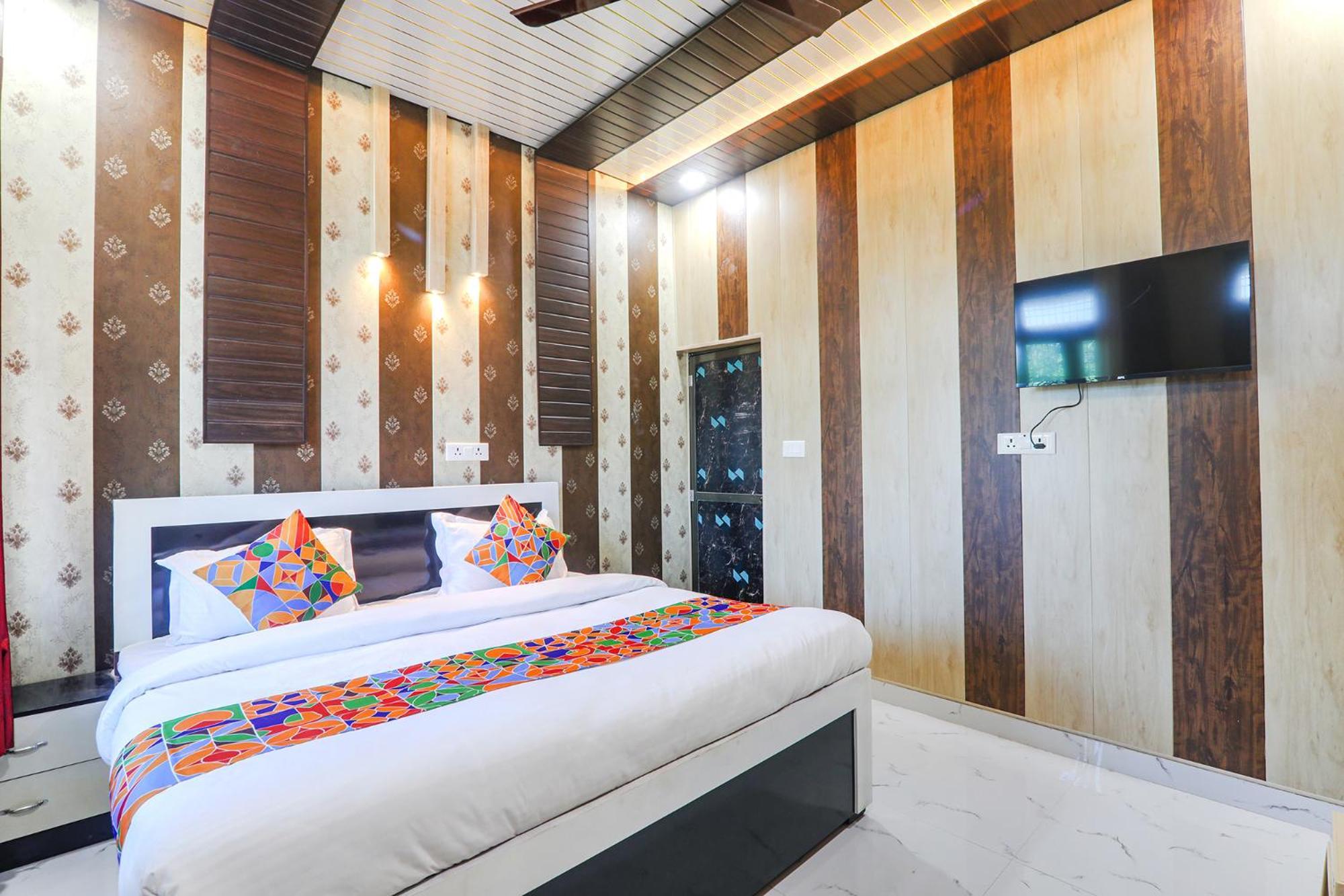 Fabhotel Uma Yugul Ayodhya Buitenkant foto