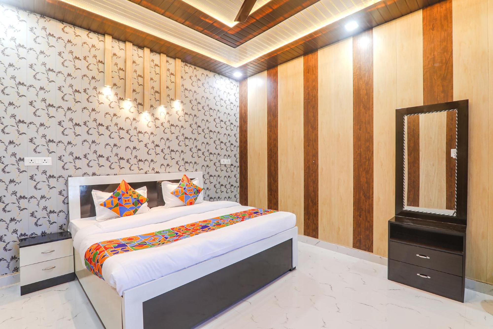 Fabhotel Uma Yugul Ayodhya Buitenkant foto